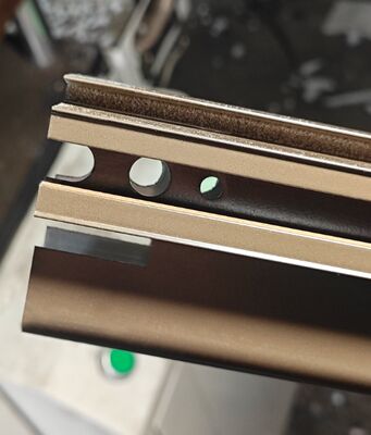 दक्षिण अफ्रीका के बाजार के लिए पाउडर कोटिंग के साथ निर्मित एल्यूमीनियम स्लाइडिंग प्रोफाइल