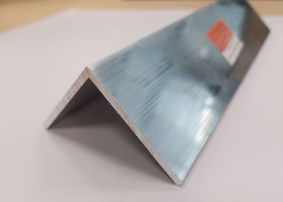 6063 एल्यूमीनियम प्रोफाइल एक्सट्रूज़न राइट एंगल मिल फिनिश 50mm*50mm